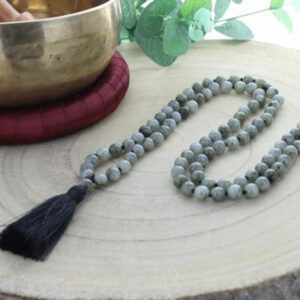 collier, collier femme, collier homme, collier mala, collier 108 perles, mala, 108 perles, collier tibétain, mala tibétain, collier mala tibétain, collier mala 108 perles, mala 108 perles, labradorite, collier labradorite, labradorite lithothérapie, labradorite vertus, labradorite bienfaits, mala labradorite, collier labradorite, collier mala labradorite